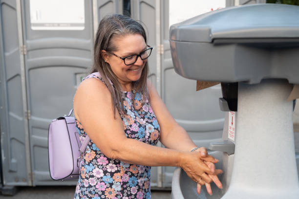 Best Wedding porta potty rental  in Knoxvle, IL
